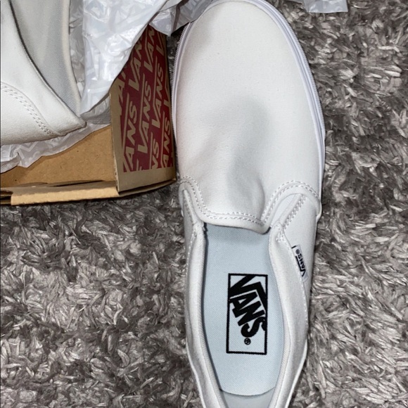 BRAND NEW ALL WHITE VANS - Picture 4 of 4